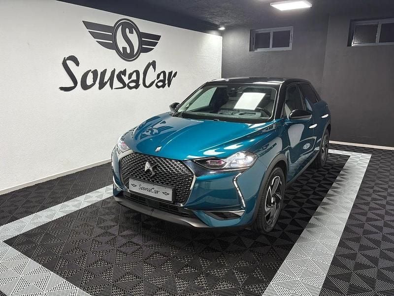 Azul Usado 2022 DS Automobiles DS3 Crossback E-Tense Rivoli SUV | € 20.900 (Preço justo) - Imagem 1/4