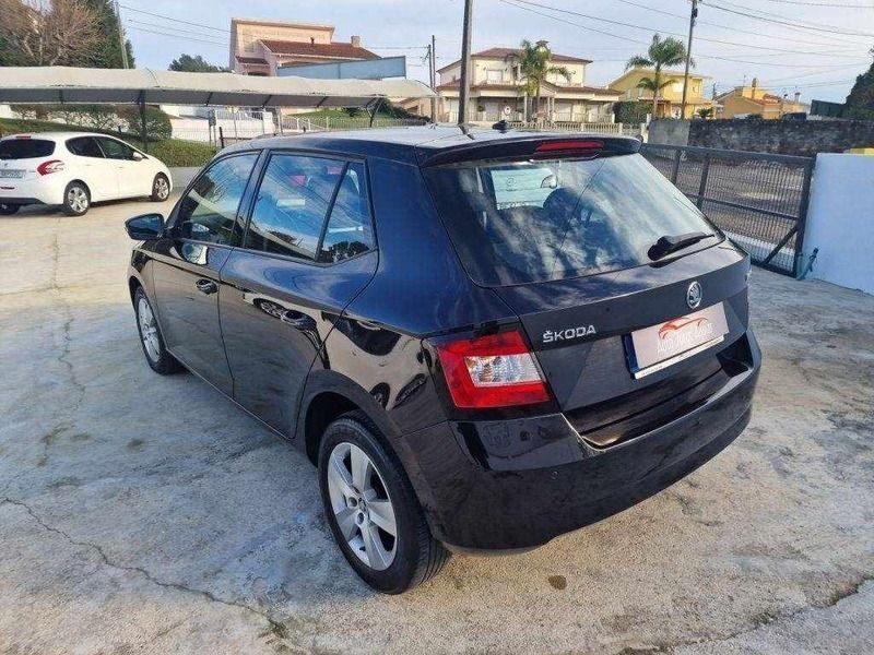Usado Skoda Fabia Ambition 110 HP (80 kW) 2017 Preto Citadino