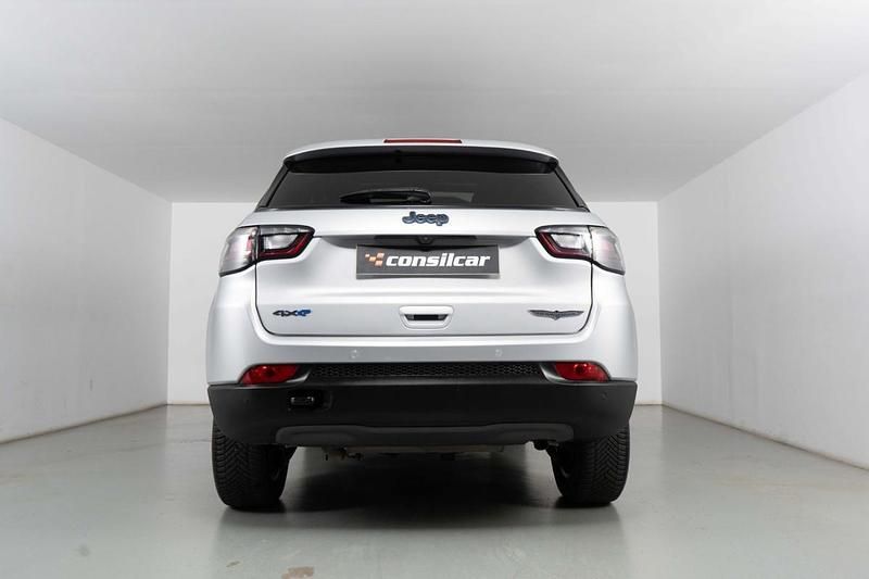 Usado Jeep Compass Trailhawk 240 HP (176 kW) 2022 Cinza prata SUV