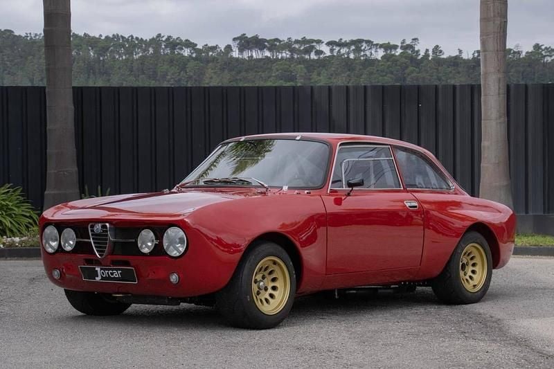 Vermelho Usado 1975 Alfa Romeo 2000 | € 72.500 - Imagem 1/4