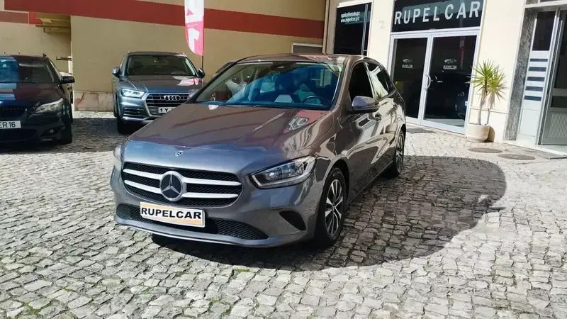 Usado Mercedes B180 Progressive 116 HP (85 kW) 2021 Outra Monovolume