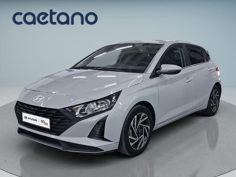 Usado Hyundai i20 Comfort 84 HP (61 kW) 2024 Lumen gray (metalizado) Citadino