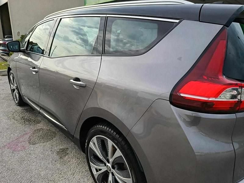 Usado Renault Scénic IV 110 HP (80 kW) 2018 Cinzento Monovolume