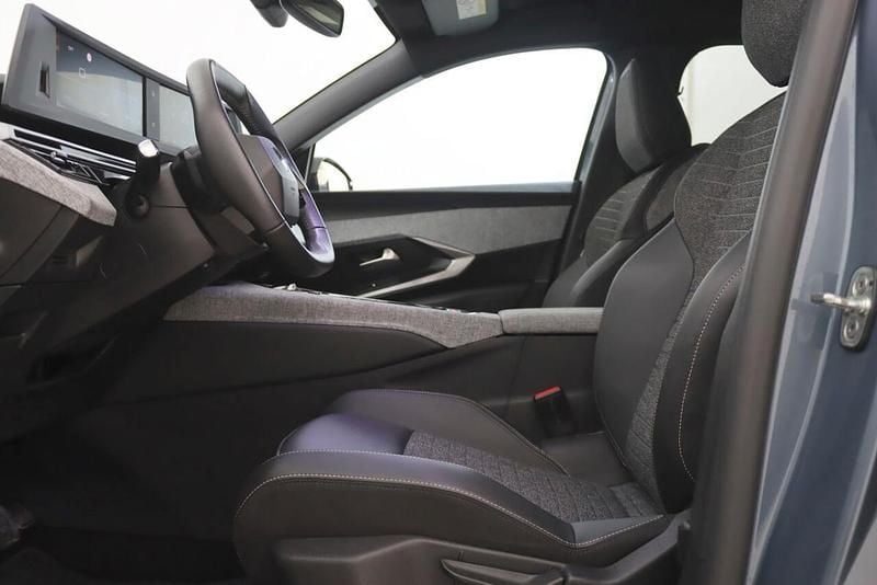 Usado Peugeot 5008 145 HP (106 kW) 2025 Azul SUV