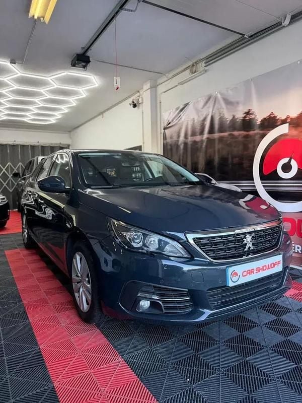 Azul escuro Usado 2018 Peugeot 308 Allure Carrinha | € 12.900 (Bom preço) - Imagem 1/4