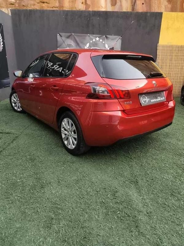 Usado Peugeot 308 Style 102 HP (75 kW) 2019 Vermelho
