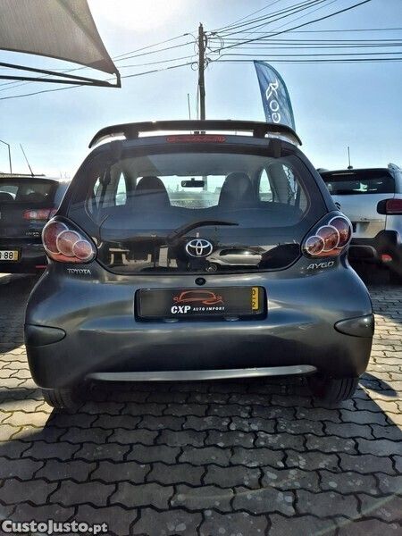 Cinza Usado 2009 Toyota Aygo Citadino | € 4.800 (Preço justo) - Imagem 1/1