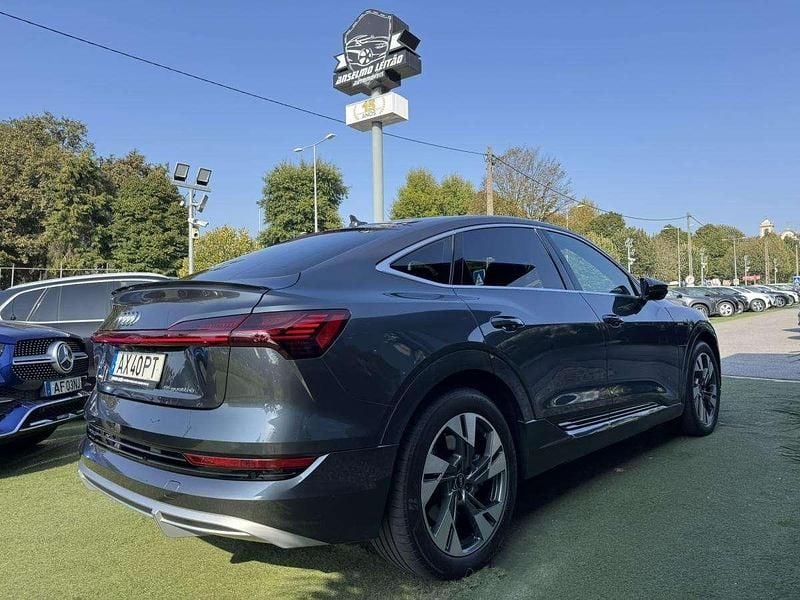 Cinza Usado 2023 Audi e-tron S-Line SUV | € 44.750 (Preço justo) - Imagem 1/4