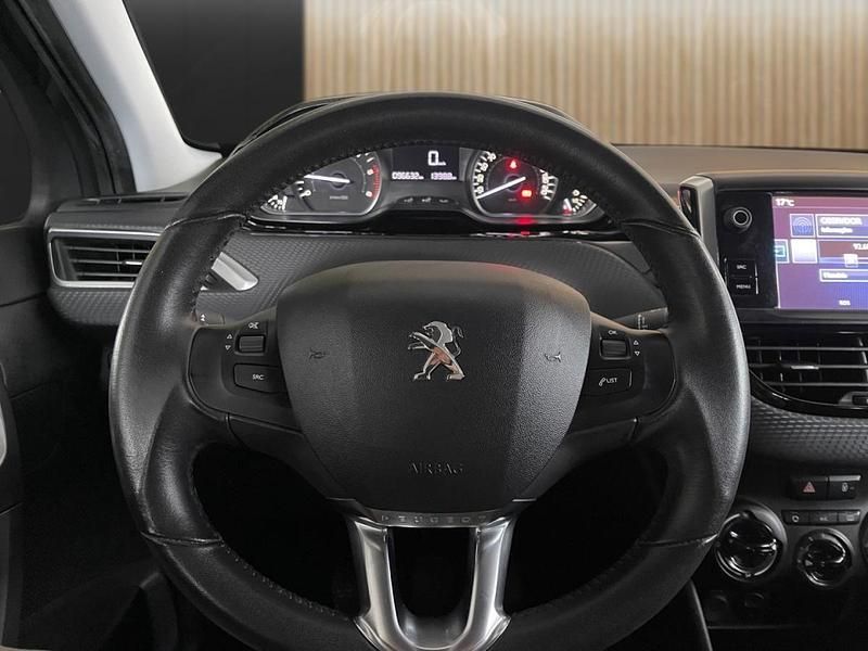 Usado Peugeot 2008 75 HP (55 kW) 2016 Cinzento SUV