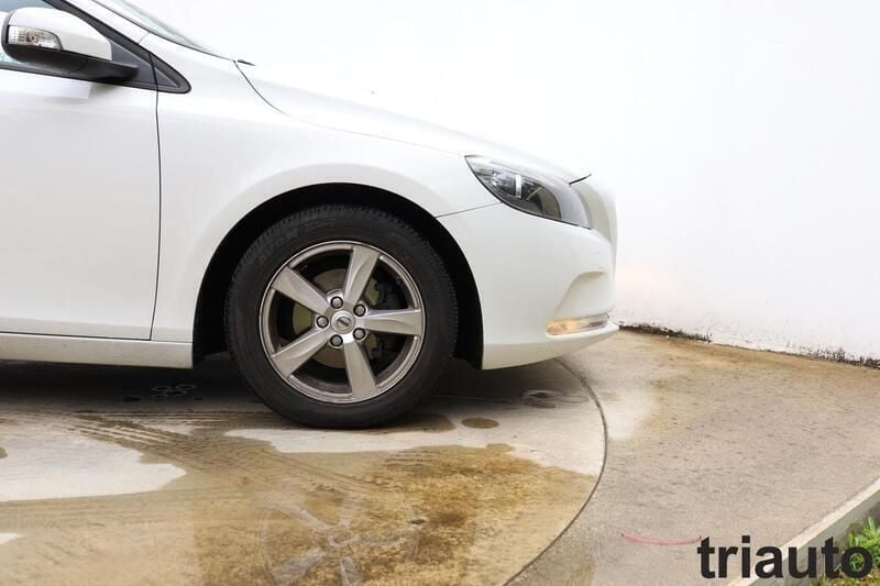 Usado Volvo V40 Kinetic 120 HP (88 kW) 2017 019  preto Carrinha