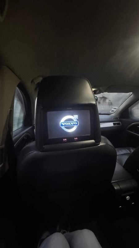 Usado Volvo V70 136 HP (100 kW) 2009 Preto Carrinha