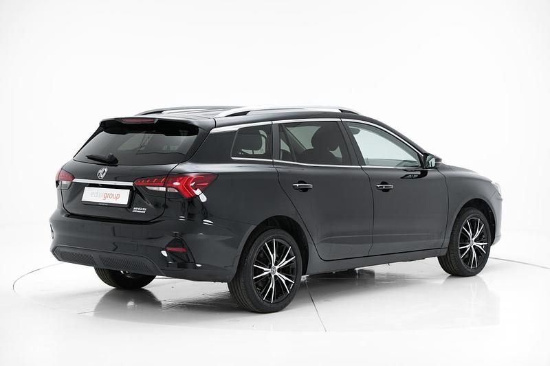 Usado MG MG5 EV Luxury 114 kW (156 HP) 2023 Preto Carrinha