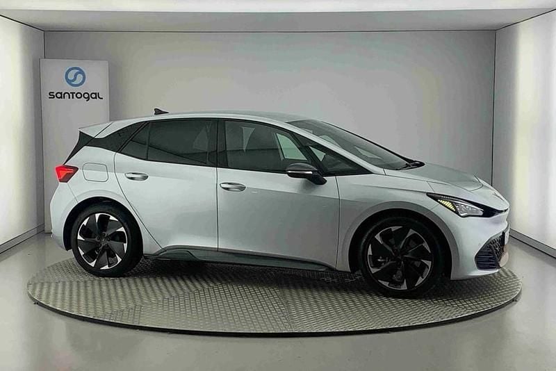 Cinzento Novo 2025 Cupra Born Citadino | € 34.990 (Preço elevado) - Imagem 1/4