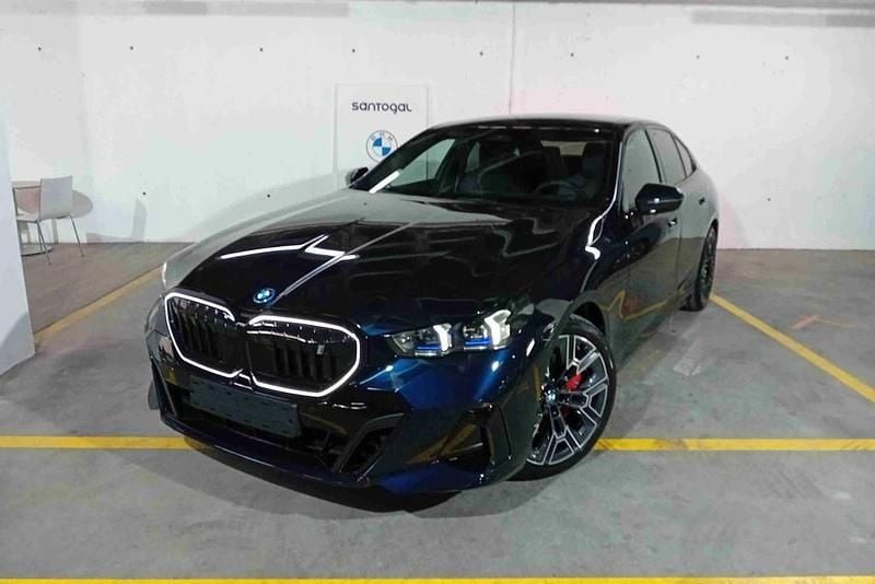 Preto Novo 2025 BMW i5 Comfort Edition Sedan | € 80.413 (Preço justo) - Imagem 1/4