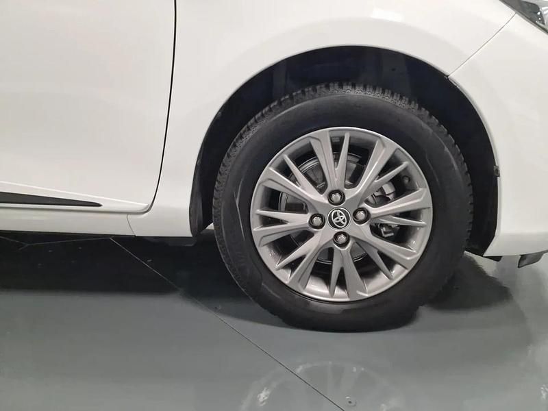 Usado Toyota Yaris 69 HP (50 kW) 2018 Branco