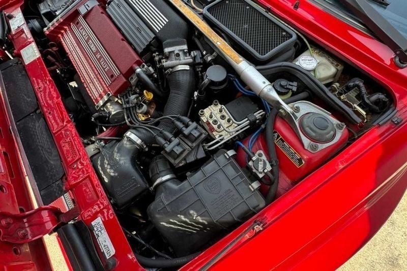 Usado Lancia Delta 215 HP (158 kW) 1995 Vermelho Citadino