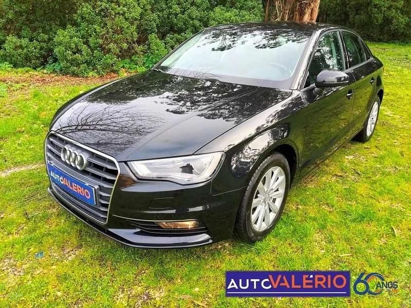 Usado Audi A3 Attraction 105 HP (77 kW) 2014 Preto Sedan