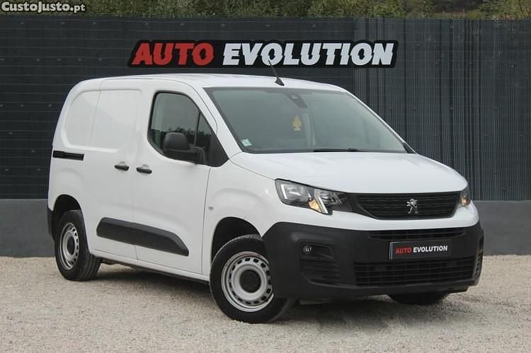 Branco Usado 2022 Peugeot Partner Premium Monovolume | € 13.700 (Bom preço) - Imagem 1/1