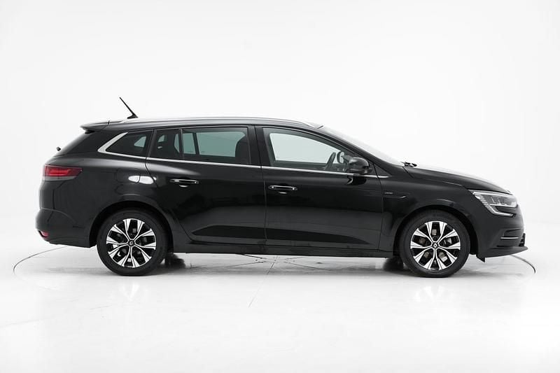 Usado Renault Mégane IV 115 HP (84 kW) 2021 Preto Carrinha
