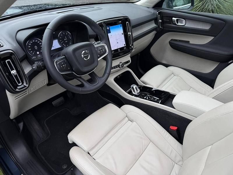 Usado Volvo XC40 Inscription 262 HP (192 kW) 2021 Azul SUV