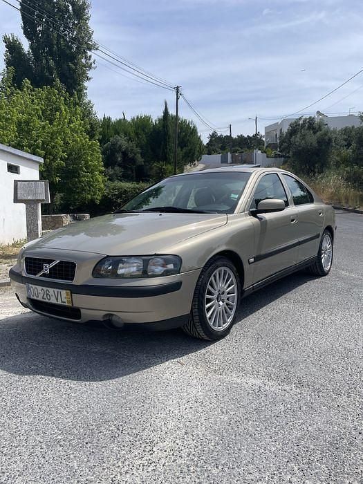 Usado 2003 Volvo S60 Sedan | € 8.500 - Imagem 1/4