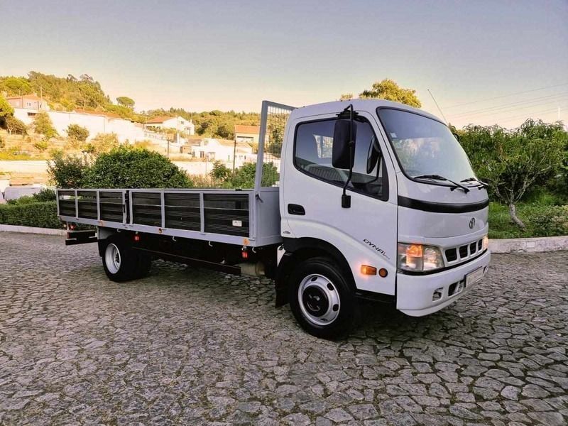 Usado Toyota Dyna 147 HP (108 kW) 2006 Branco Pickup