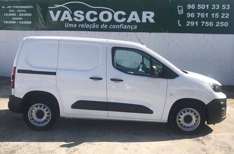 Usado Peugeot Partner Premium 130 HP (95 kW) 2021 Branco Monovolume