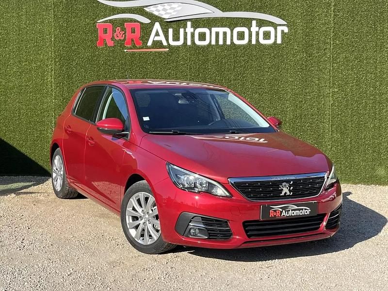 Vermelho Usado 2019 Peugeot 308 Style Citadino | € 13.750 (Preço justo) - Imagem 1/4