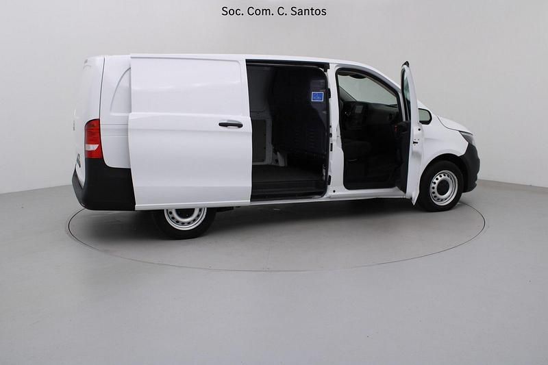 Usado Mercedes Vito 163 HP (119 kW) 2022 Branco Van