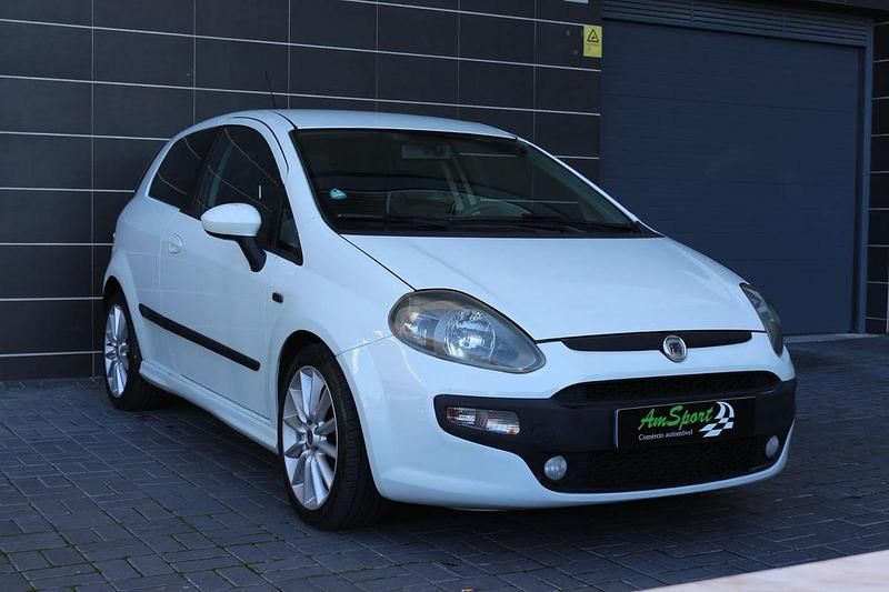 Branco Usado 2010 Fiat Punto Evo Sport Citadino | € 6.200 (Preço justo) - Imagem 1/4