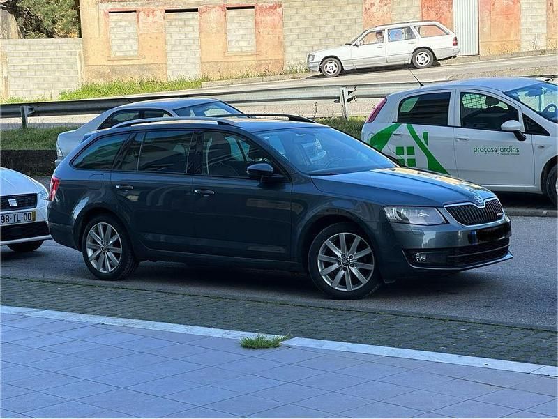 Usado 2014 Skoda Octavia GreenLine Sedan | € 11.000 - Imagem 1/4