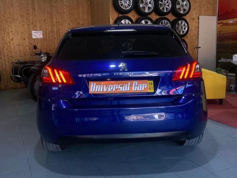 Usado Peugeot 308 Active 110 HP (80 kW) 2018 Azul Citadino