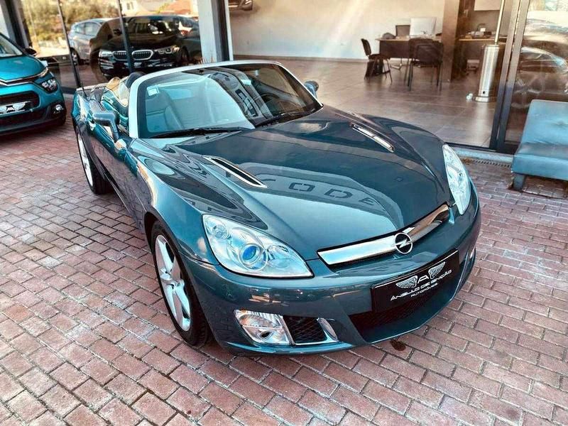 Usado Opel GT 264 HP (194 kW) 2010 Cinza Cabrios