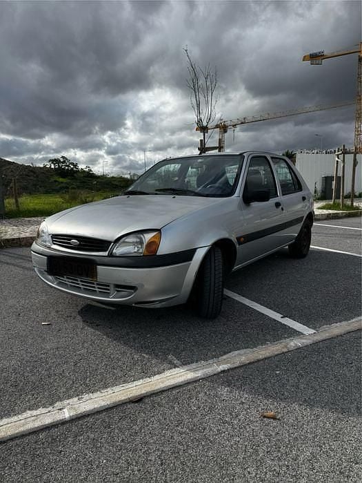 Usado 2000 Ford Fiesta Sedan | € 1.500 - Imagem 1/4