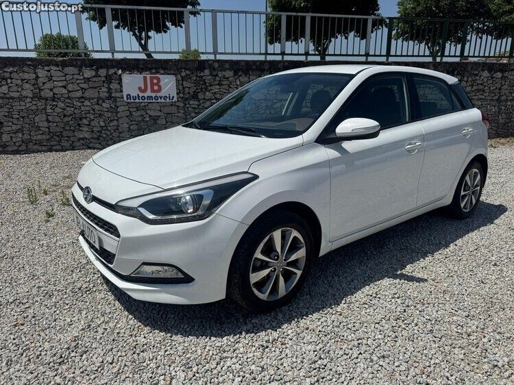 Branco Usado 2016 Hyundai i20 Citadino | € 10.950 (Preço justo) - Imagem 1/1