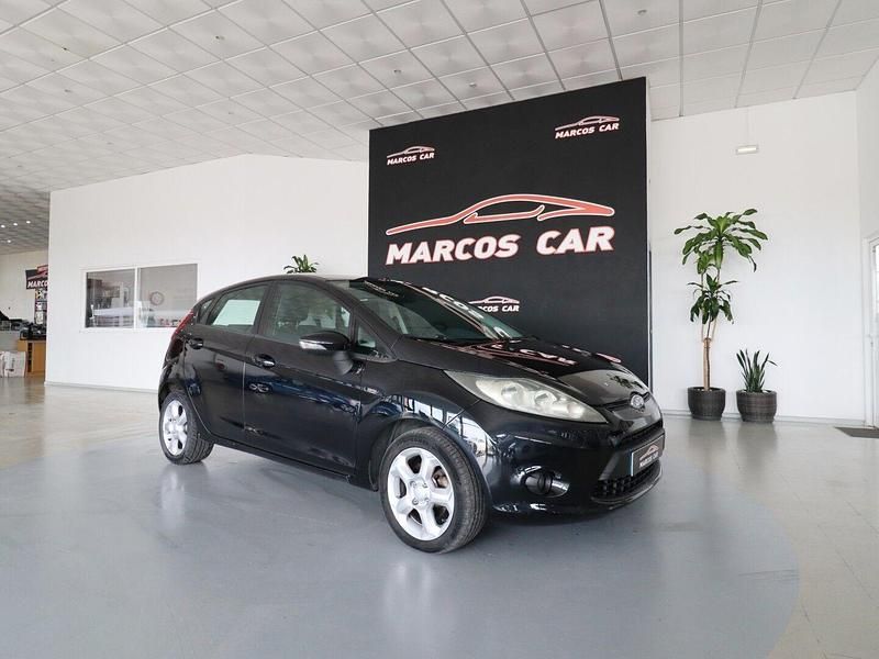 Preto Usado 2011 Ford Fiesta Citadino | € 7.700 (Preço justo) - Imagem 1/4