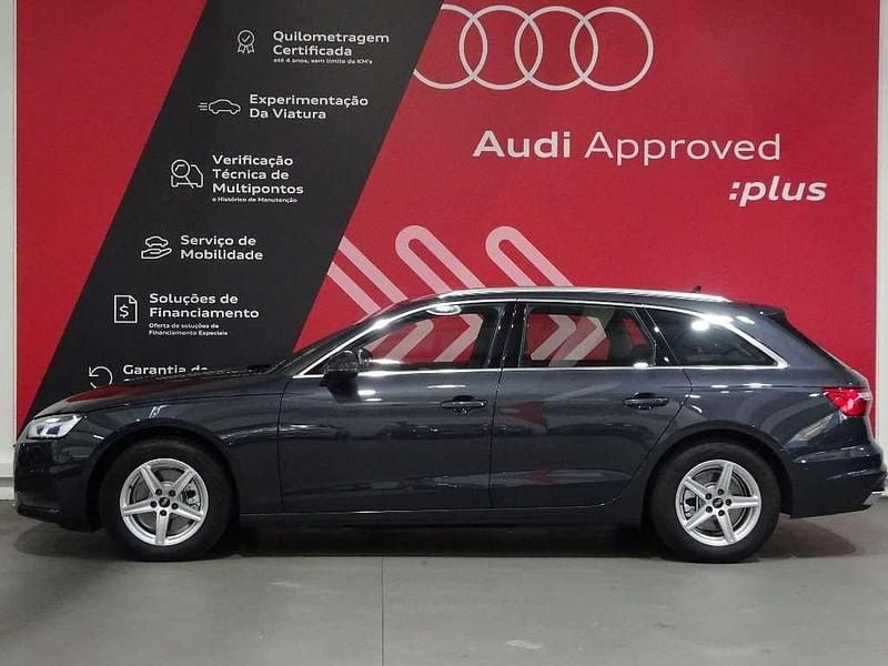 Usado Audi A4 Business 163 HP (119 kW) 2022 Cinzento escuro metalizado Carrinha