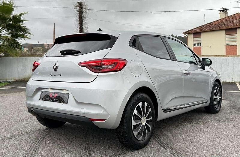 Usado Renault Clio V Evolution 90 HP (66 kW) 2022 Cinza