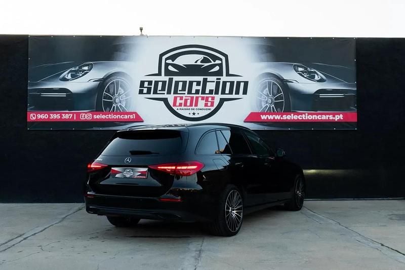 Usado Mercedes C300e Avantgarde 313 HP (230 kW) 2023 Preto Carrinha