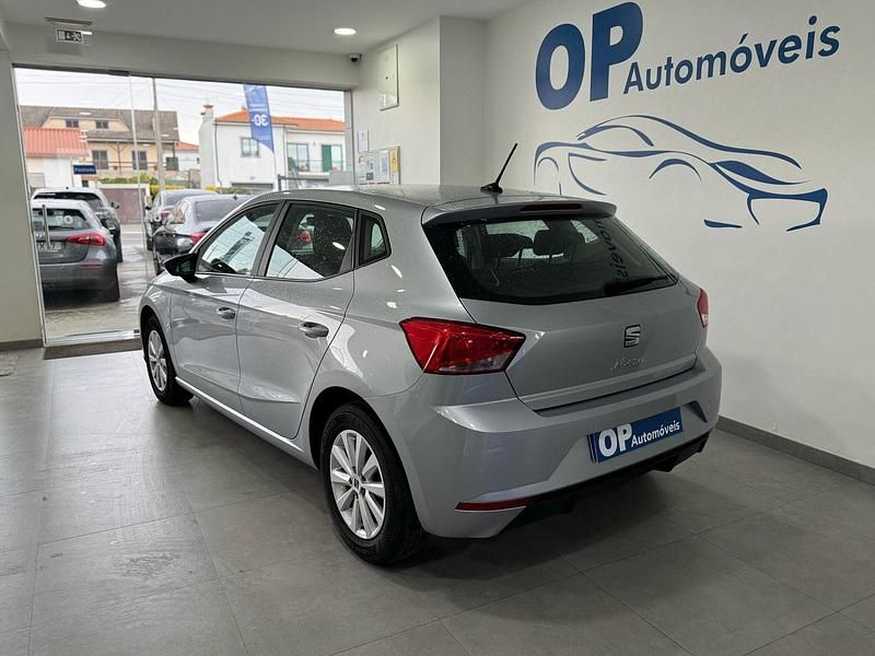Usado Seat Ibiza Style 95 HP (69 kW) 2022 Cinzento Citadino