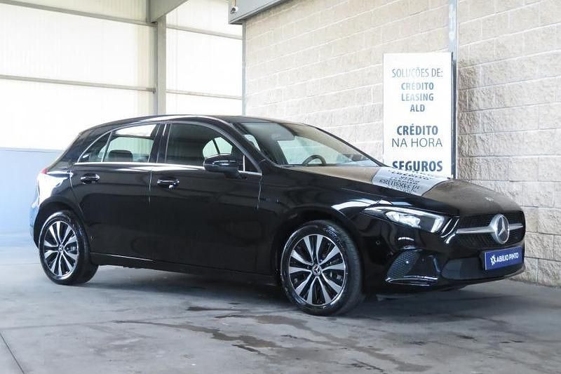 Usado Mercedes A250 Style 160 HP (117 kW) 2021 Preto