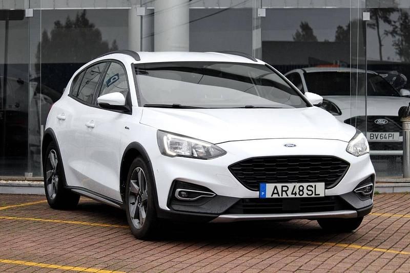 Usado Ford Focus Active X 155 HP (114 kW) 2022 Branco