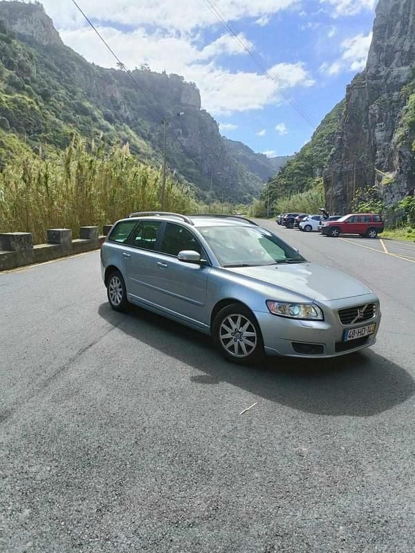 Cinzento Usado 2008 Volvo V50 Carrinha | € 6.500 (Caro) - Imagem 1/4