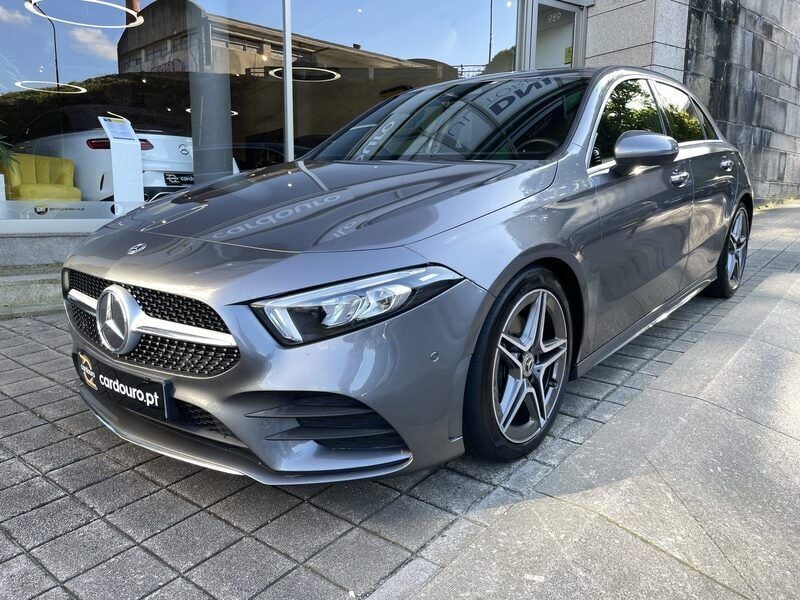 Usado Mercedes A200 150 HP (110 kW) 2020 Cinzento preto Citadino