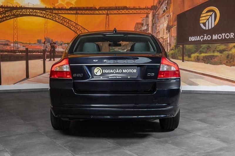 Usado Volvo S80 Momentum 163 HP (119 kW) 2010 Preto Sedan