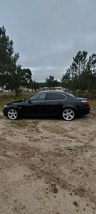 Usado 2009 BMW 520 Sedan | € 4.000 - Imagem 1/4