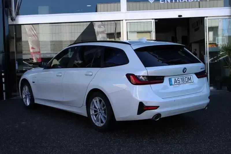 Usado BMW 320e 204 HP (150 kW) 2022 Branco Carrinha