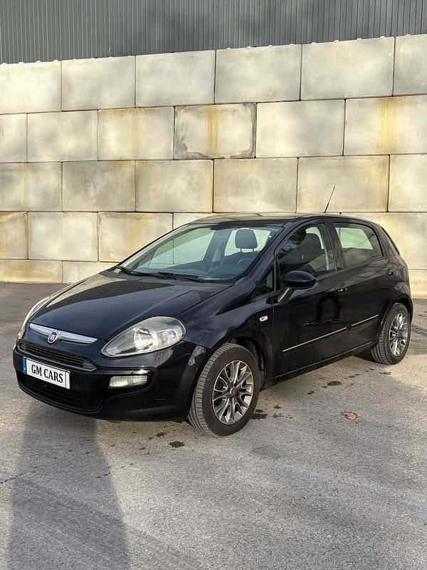 Preto Usado 2011 Fiat Punto Evo Dynamic Citadino | € 6.500 (Preço justo) - Imagem 1/4