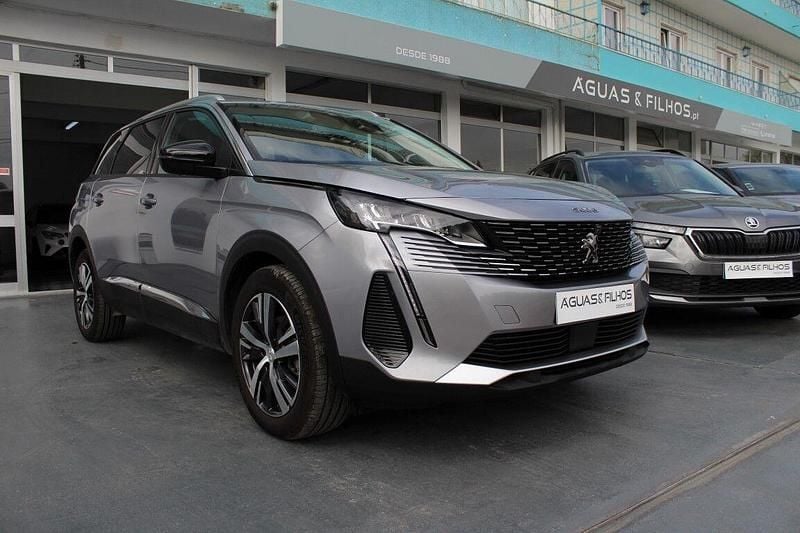 Cinza Usado 2023 Peugeot 5008 Allure Monovolume | € 29.990 (Preço justo) - Imagem 1/4