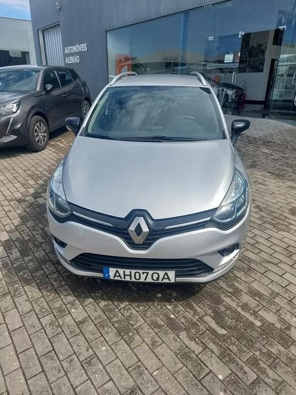 Cinza prata Usado 2021 Renault Clio V LIMITED Carrinha | € 13.500 (Bom preço) - Imagem 1/4